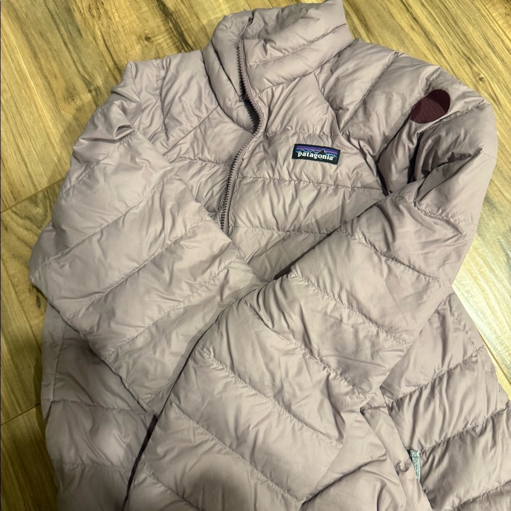Patagonia Women’s Down Puffer Jacket – Size 10